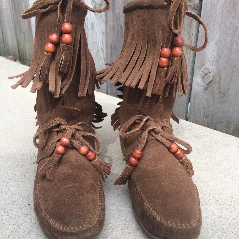 Minnetonka Fringe Rubber Sole Boot